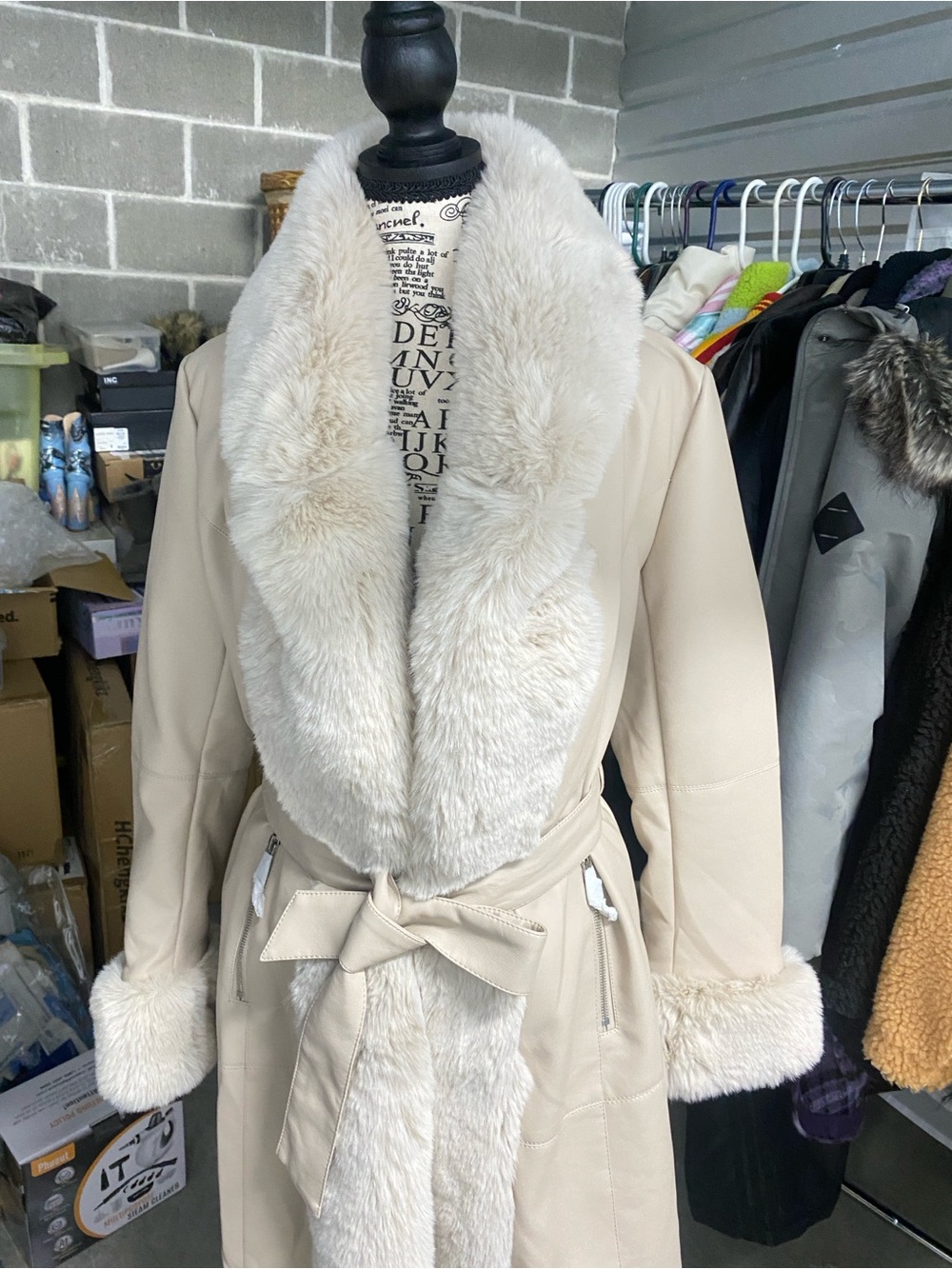 AKIRA Cream Faux-Fur Trim Trench Coat